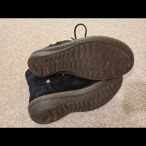 Ugg booties with tassels - Picture 3 of 8